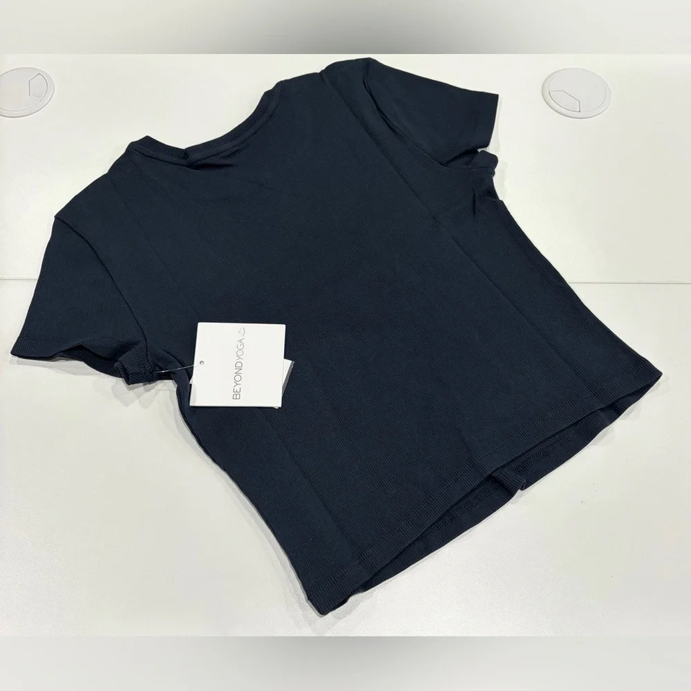 Beyond Yoga Women's Small Rib Baby Tee Nocturnal Navy Blue NWT T-Shirt Cropped - Picture 3 of 8